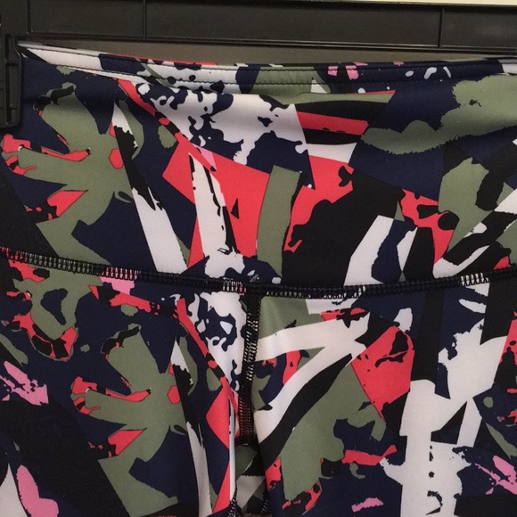 Lululemon Pop Cut Boom Juice Multi/Blk Leggings 4 - Picture 3 of 8